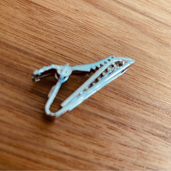 Très jolie pince à cravate - Picture 3 of 4